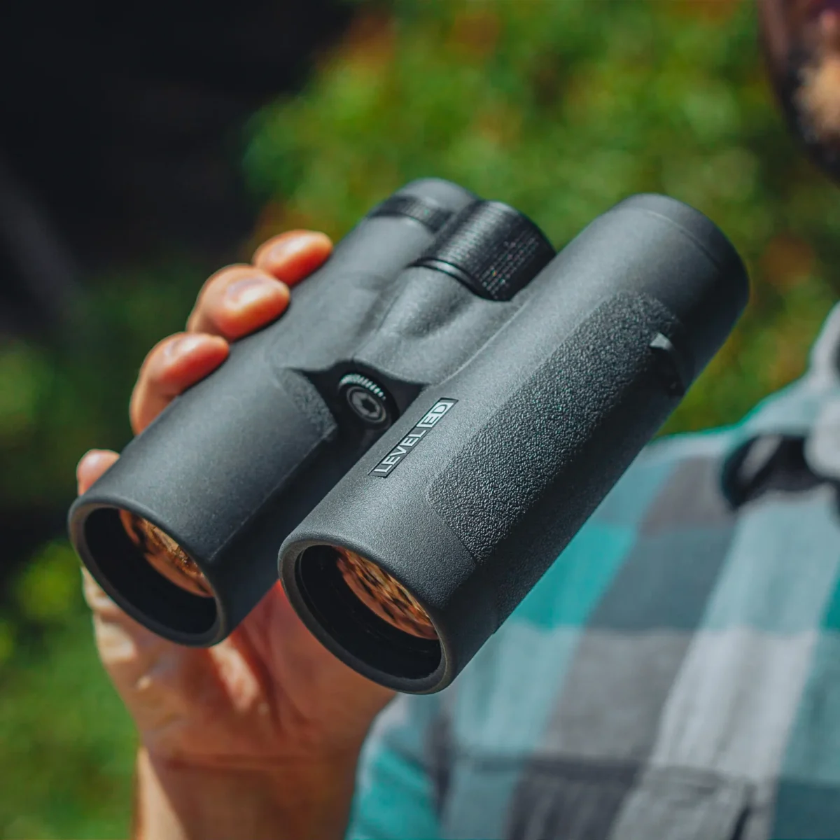 BARSKA (AB12990) 8x32mm Level ED Waterproof Binoculars - Image 3