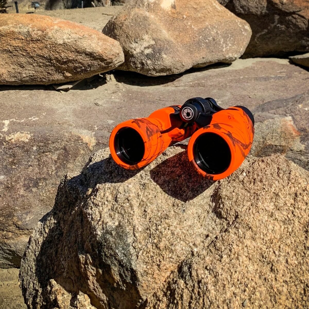 BARSKA (AB13437) 10x42mm Crossover Waterproof Binoculars, Mossy Oak Blaze Camo - Image 3